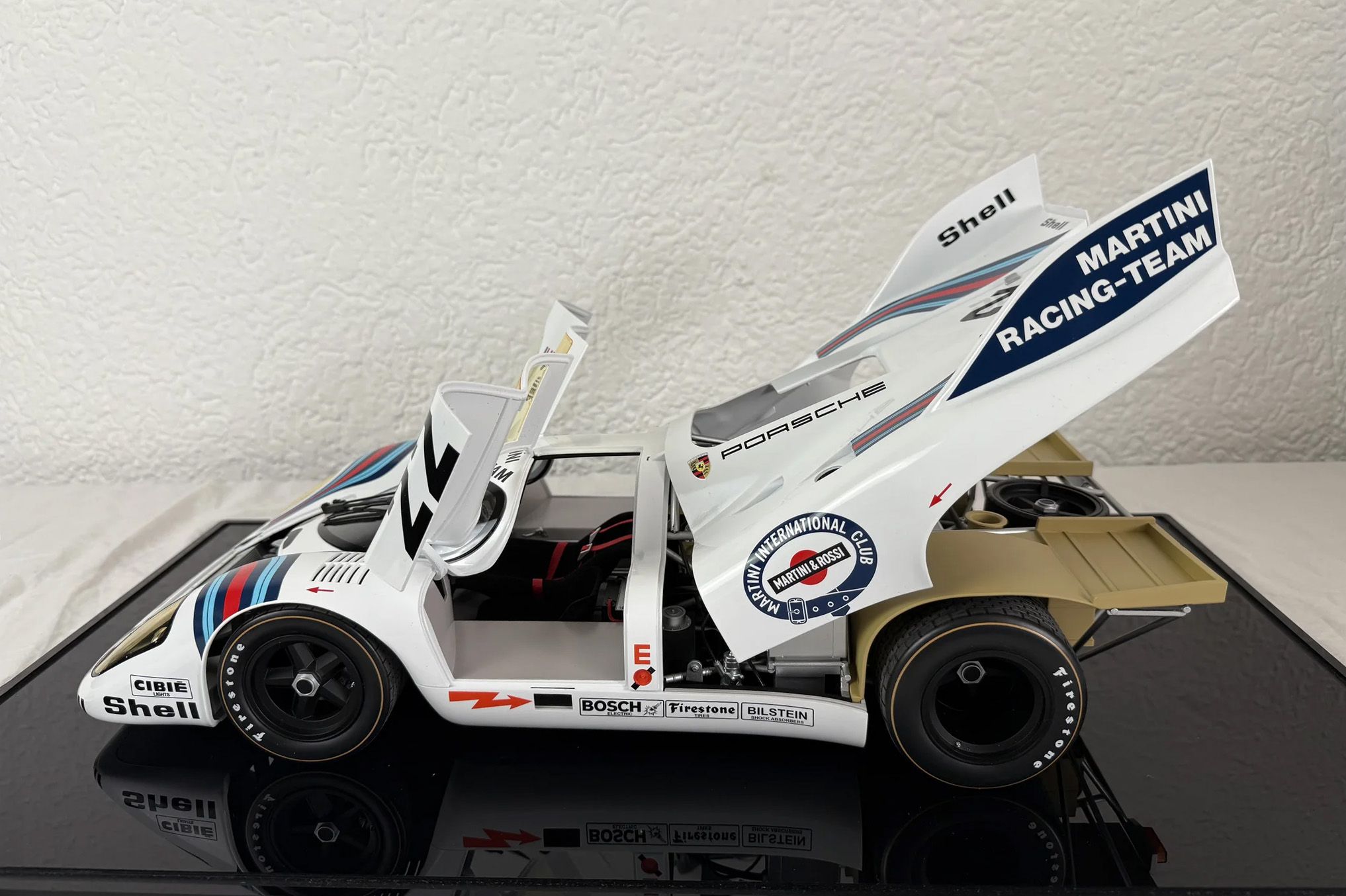 Porsche 917 K Martini Racing #22 1971 Le Mans Winner 1:8 Scale