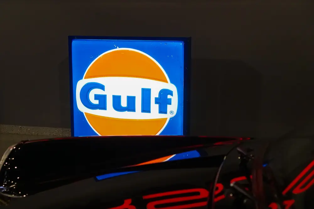 Illuminated 1960S Gulf Oil Sign (48
