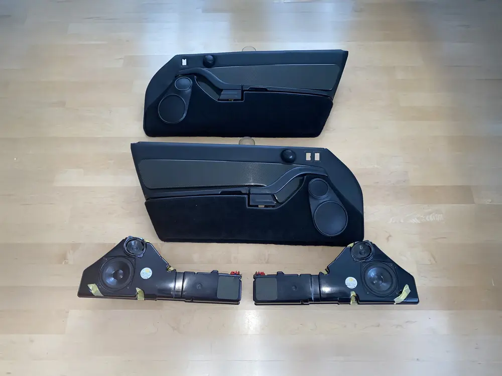 ronh　ボディボード Porsche 993 x57 Carbon Door Panels with Hifi Nokia Leather