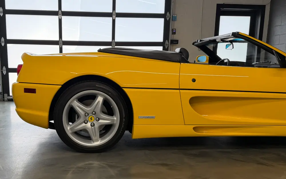 fty お取引詳細はプロフまで 15k-Mile 1998 Ferrari F355 Spider 6-Speed — Sold | PCARMARKET