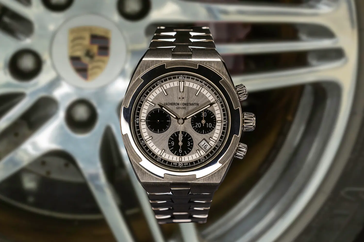 24-Hour Auction: 2024 Vacheron Constantin Overseas Chronograph Panda ...
