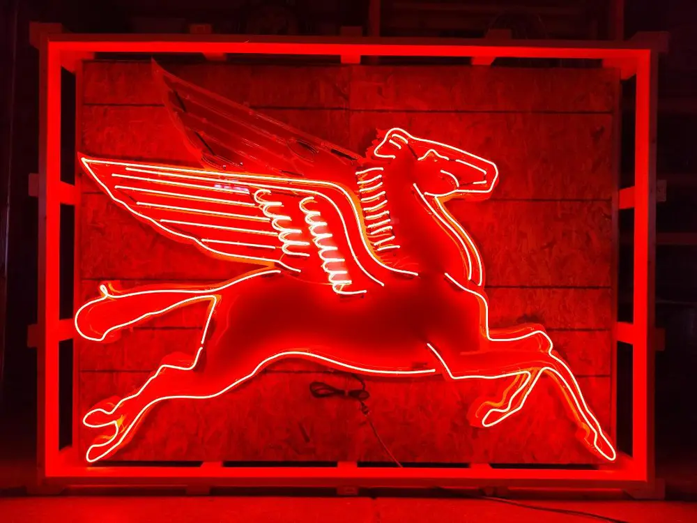 Animated Mobil Pegasus Neon Sign — Sold | PCARMARKET