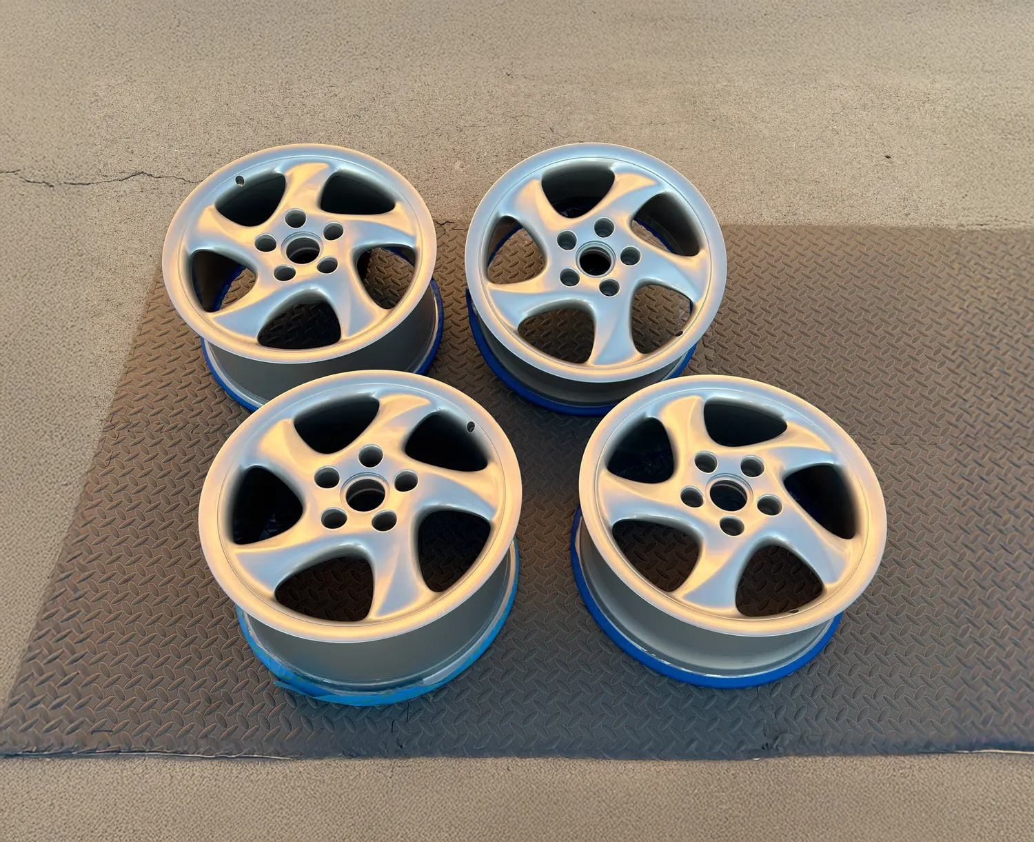 Porsche OEM 18