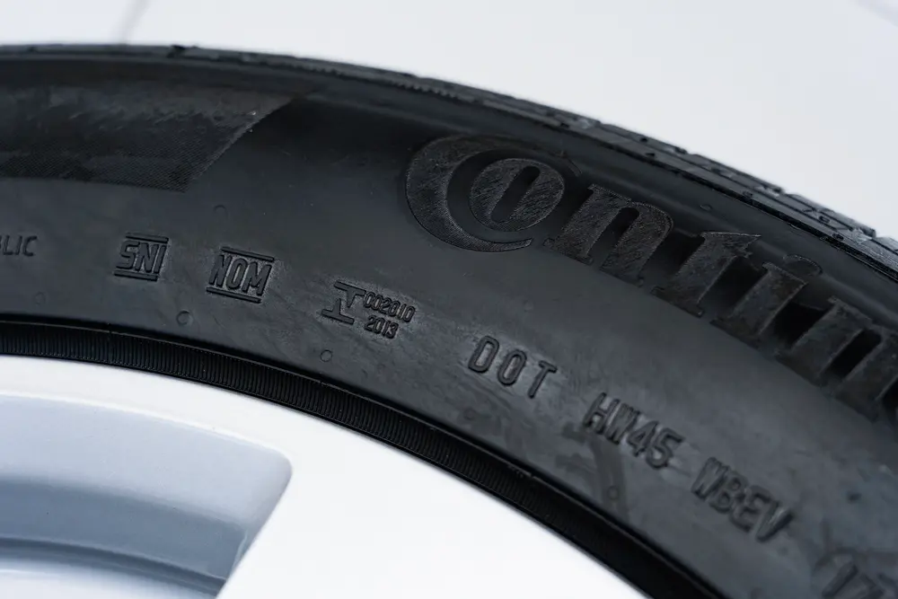 No Reserve Porsche Macan Wheels and Tires — Sold | PCARMARKET