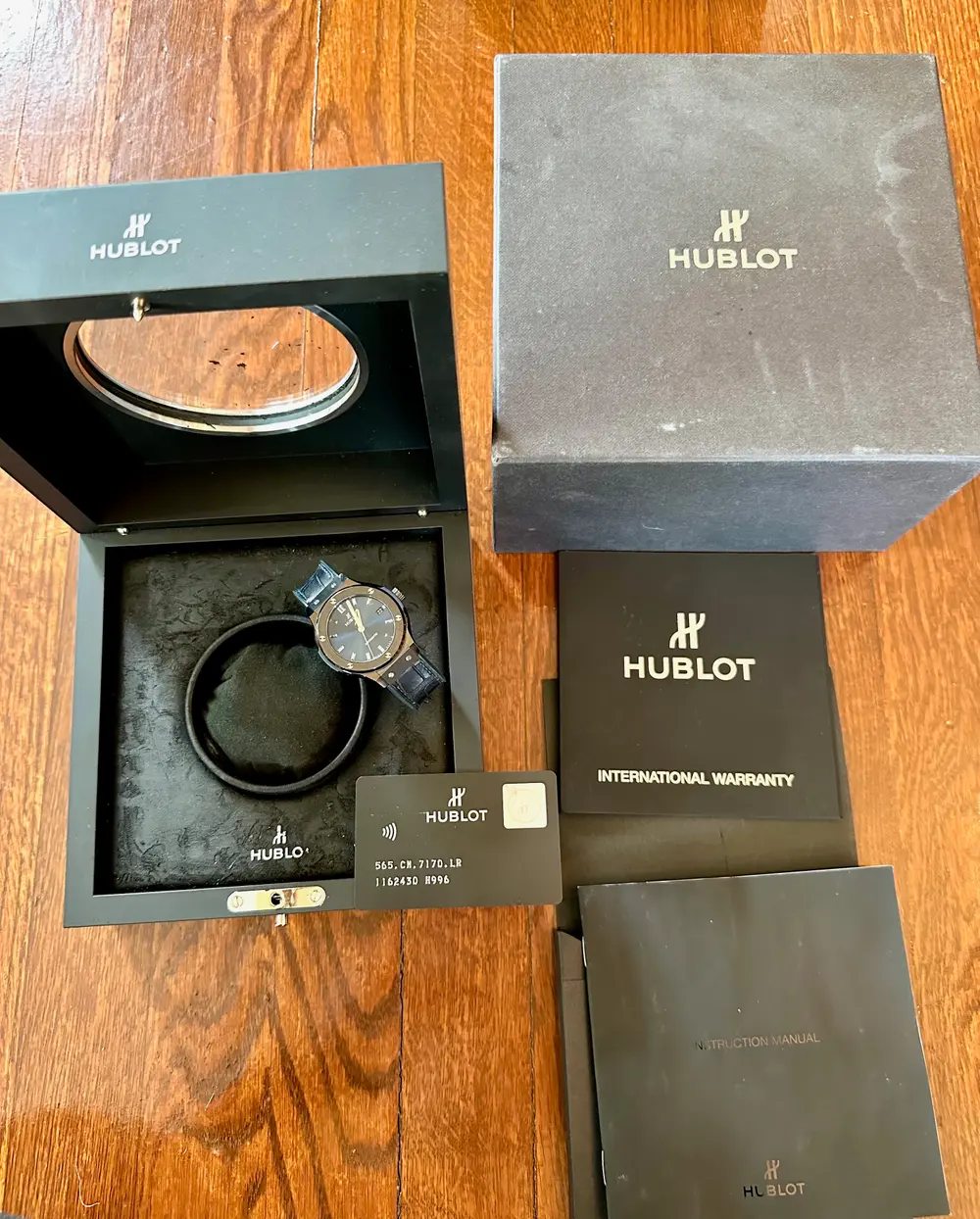 Hublot Classic Fusion Blue Dial 38mm Ref 565.CM.7170.LR full set