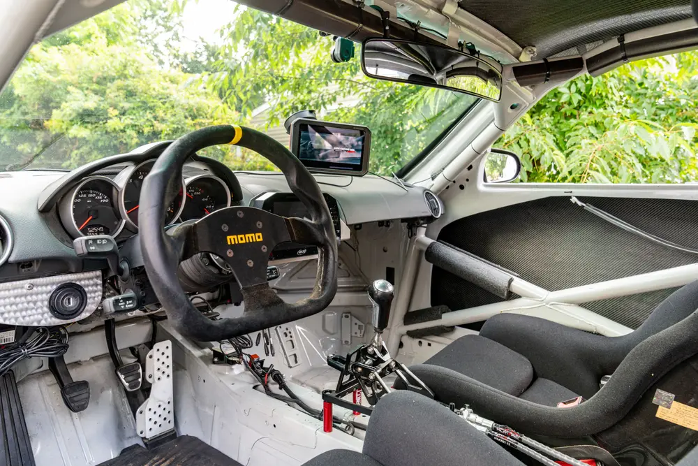 マルチネス　ポルシェ 2012 Porsche 987.2 Cayman R 6-Speed Race Car — Auction Ended