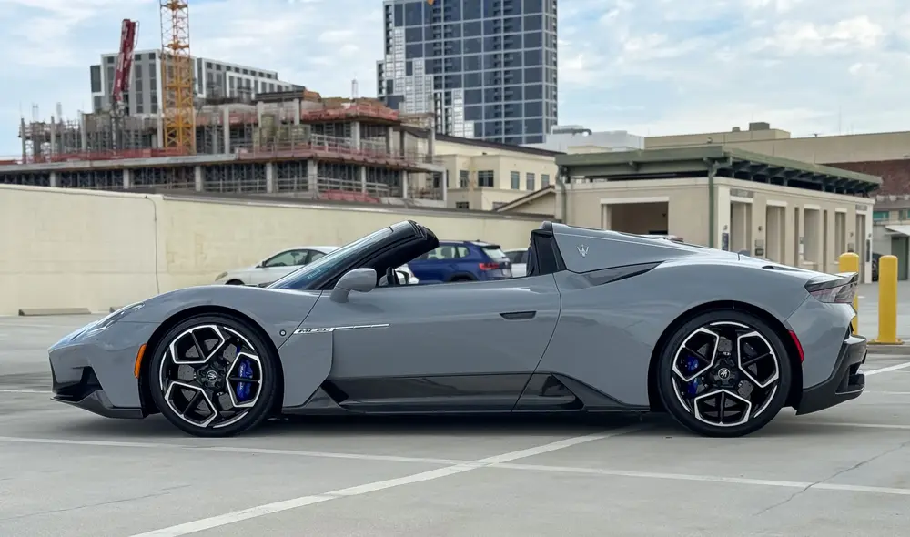 760-Mile 2023 Maserati MC20 Cielo — Auction Ended | PCARMARKET