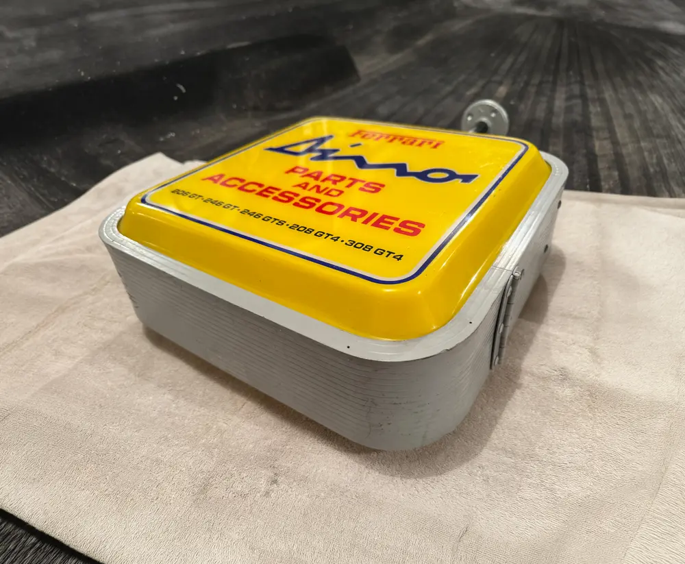 お値下げ！　ほぼ新品　Dino SERVICE 看板 Vintage Illuminated Ferrari Dino Sign for Sale — $2,600 | PCARMARKET