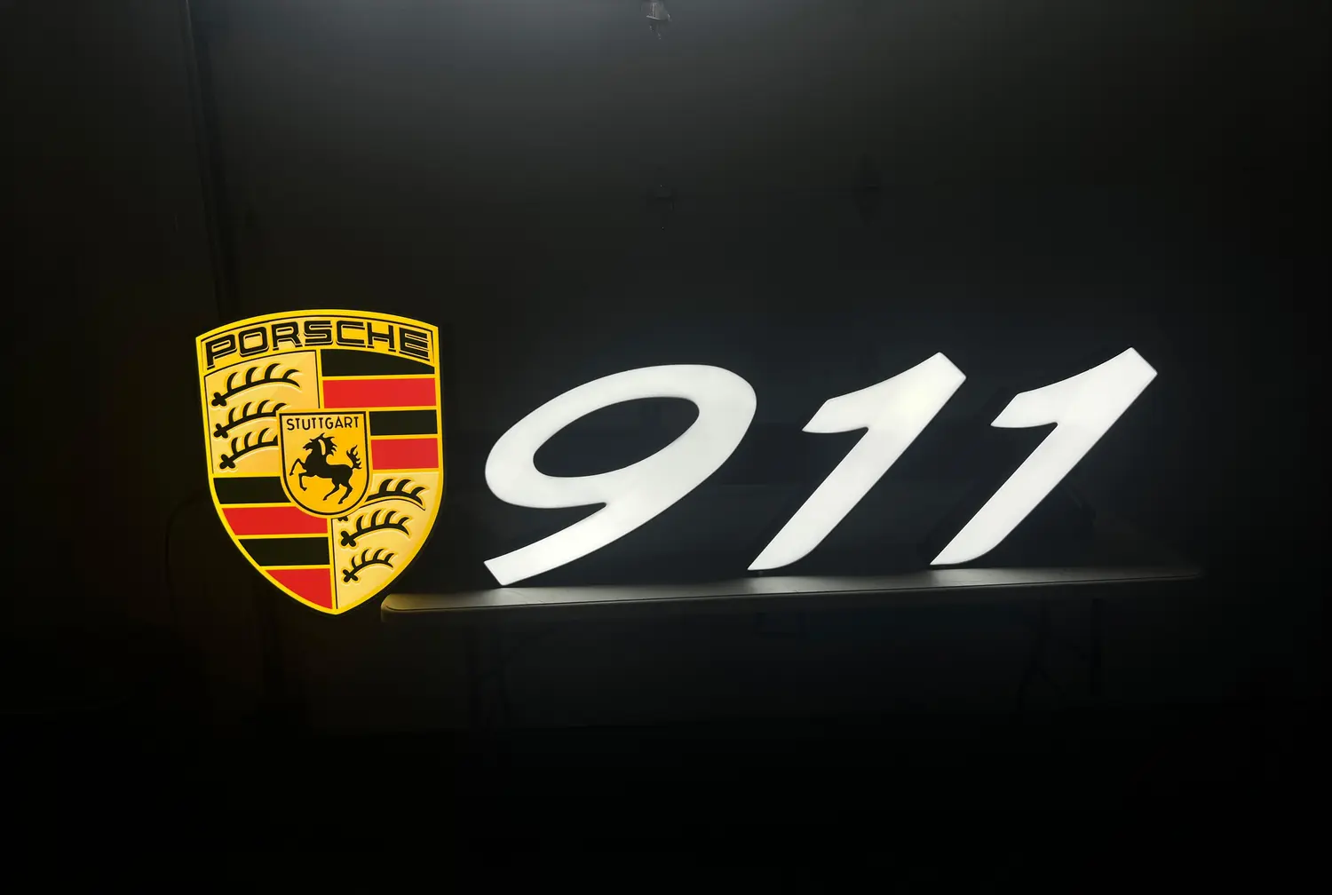 ポルシェ　看板 Illuminated Porsche 911 Sign with Crest for Sale — $1,500 | PCARMARKET