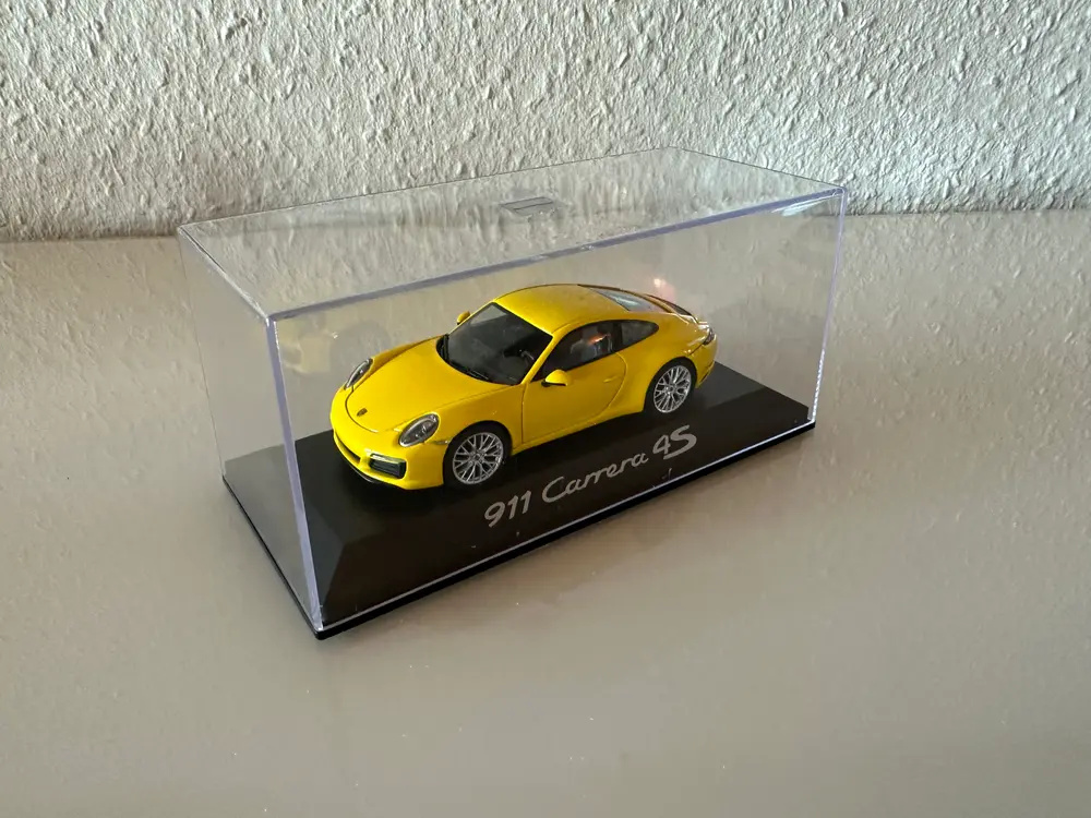 レア品 PORSCHEポルシェ記念ブック Large Collection of Porsche Memorabilia, Merchandise and Collectibles