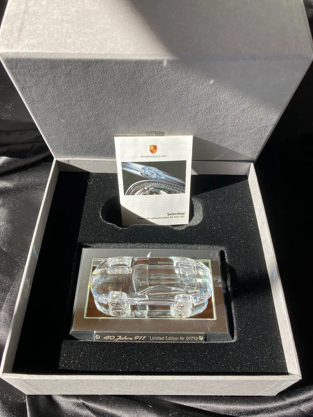 No Reserve Swarovski Crystal 1:43 Scale 40th Anniversary 911 — Sold