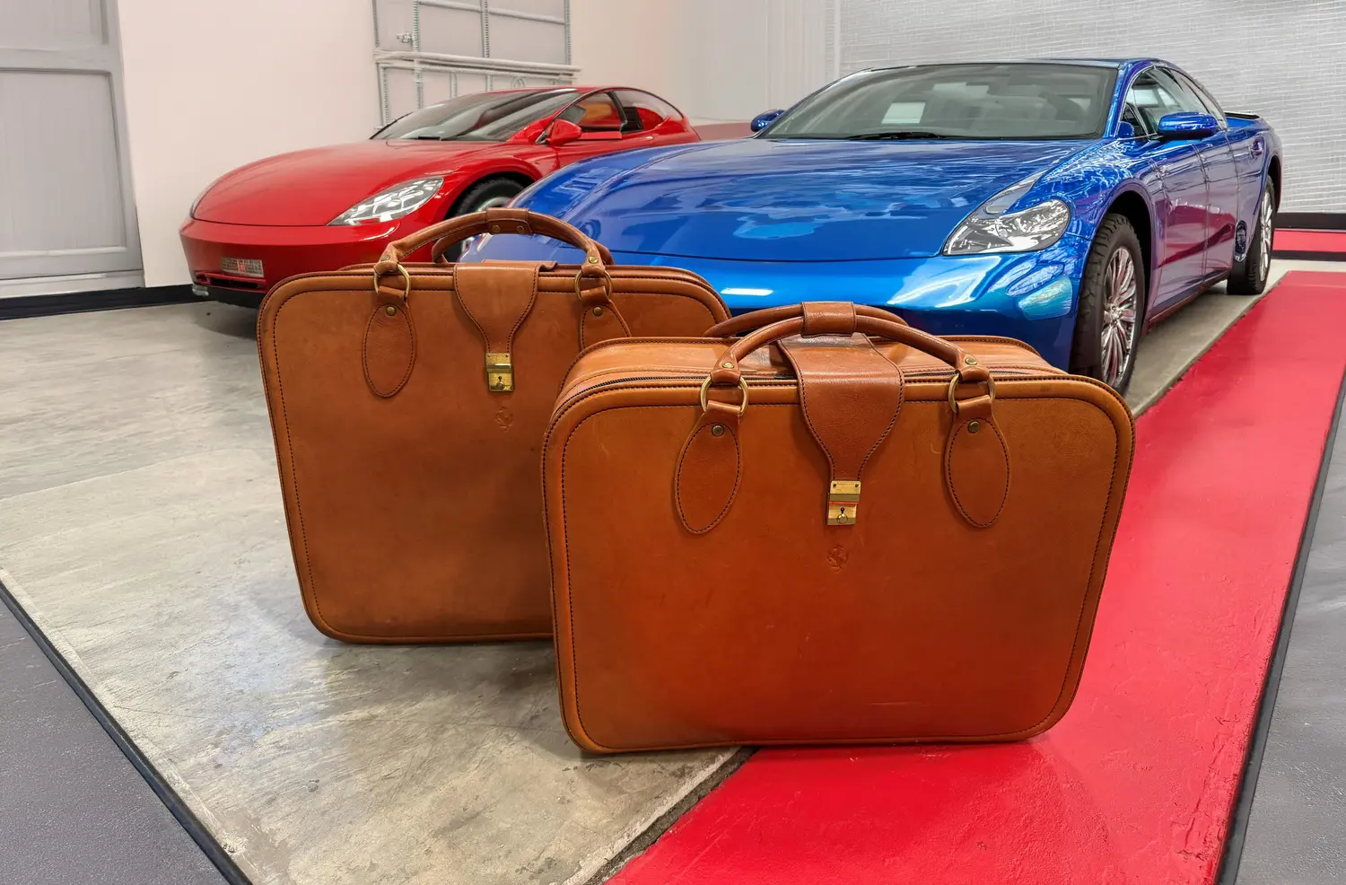 No Reserve 2-Piece Schedoni Ferrari Modena Luggage set — Sold