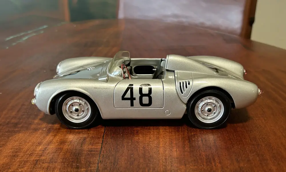 1/18 ポルシェ550A スパイダー 1955 シルバー Porsche 1955 Porsche 550 A Spyder 1:18 Scale Model — Auction Ended