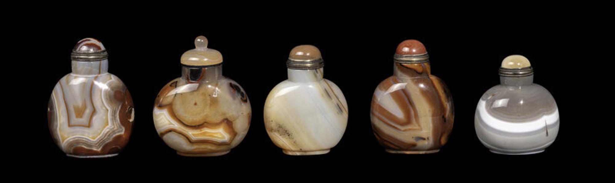 Fifteen Chinese Banded Agate Snuff Bottles 瑪瑙鼻煙壺十五支