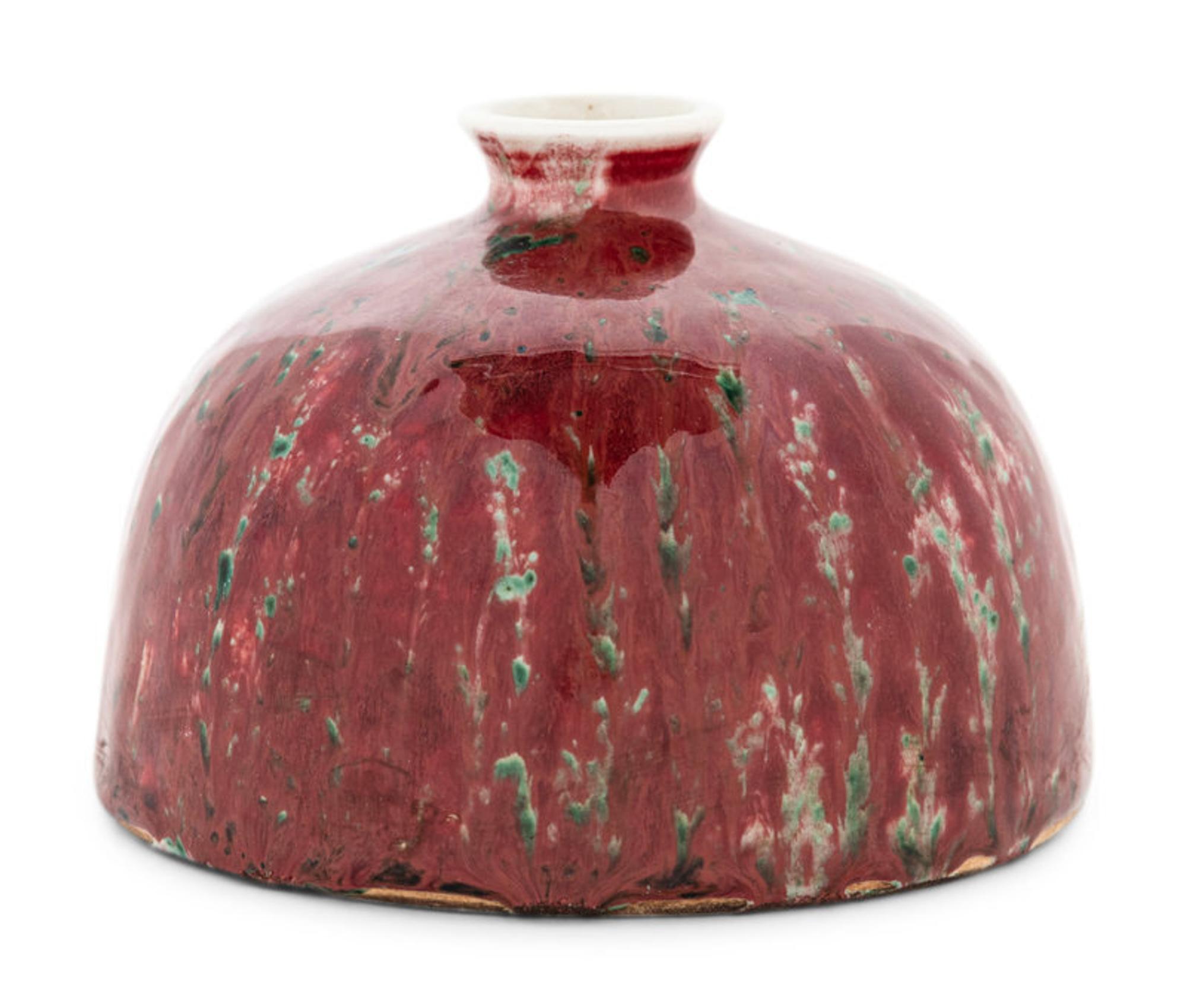 A Peachbloom Glazed Porcelain Waterpot, Taibaizun, 19th Century 清晚期 豇豆紅釉太白尊