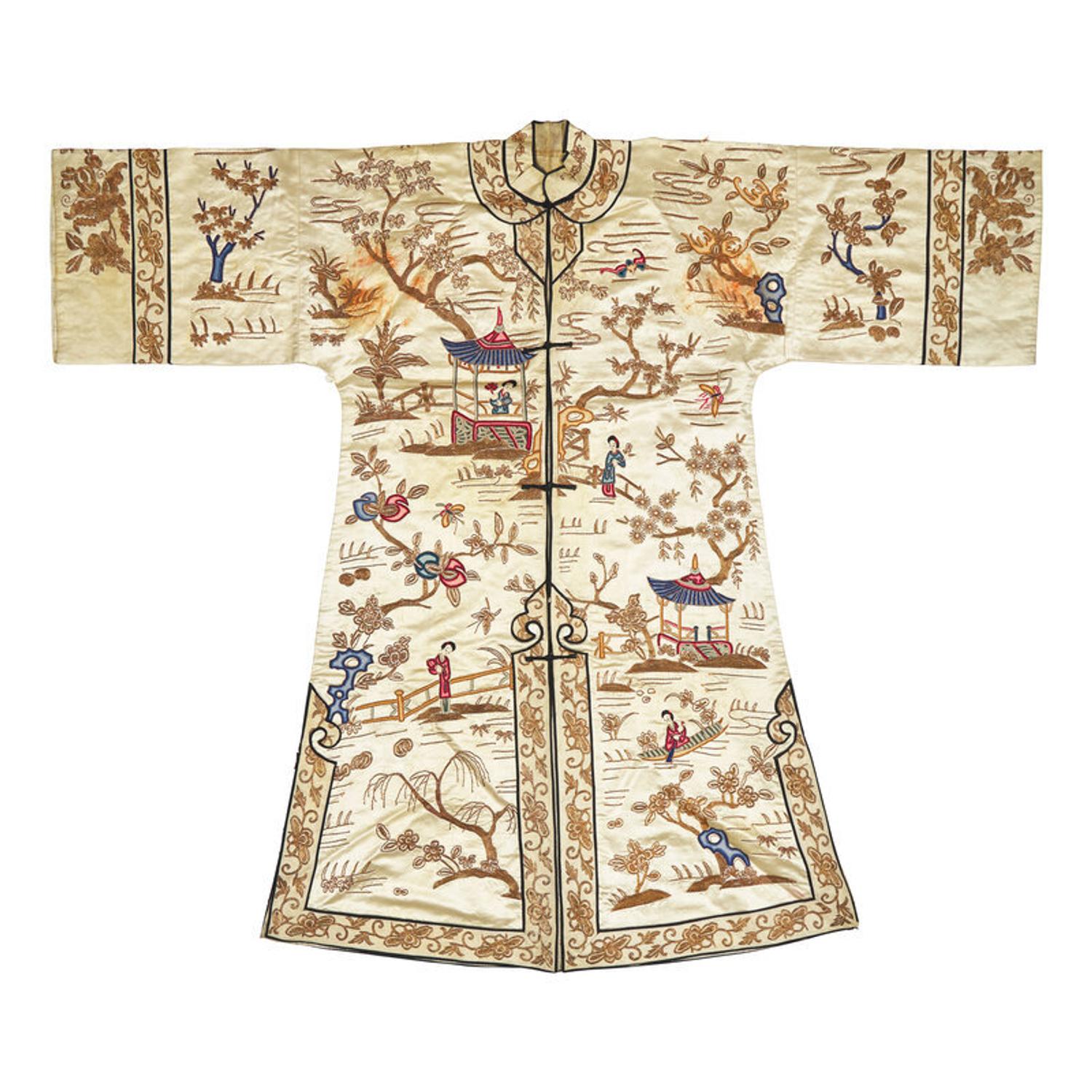A Chinese Beige Ground Silk Embroidered Jacket, Early 20th Century 民國 象牙緞綉亭臺仕女圖褂