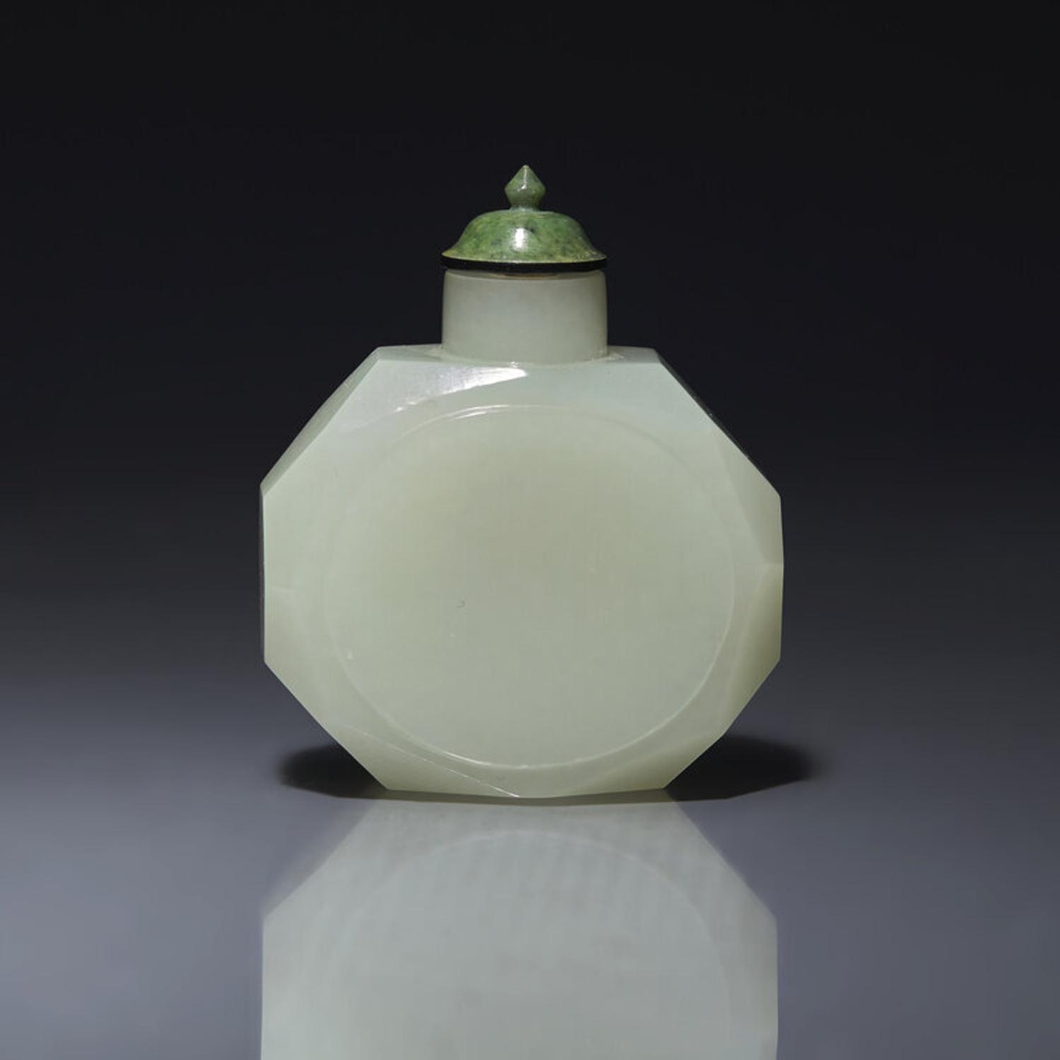A Chinese White Jade Snuff Bottle 白玉八方鼻烟壺
