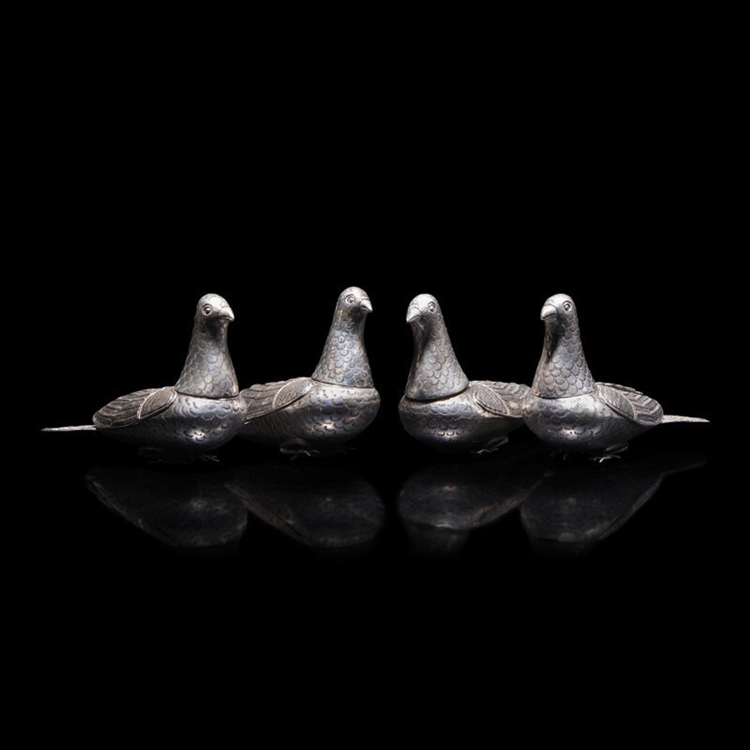 A Group of Four Southeast Asian Silver Bird Boxes, 20th Century 近代 鴿子式銀蓋盒一組四件