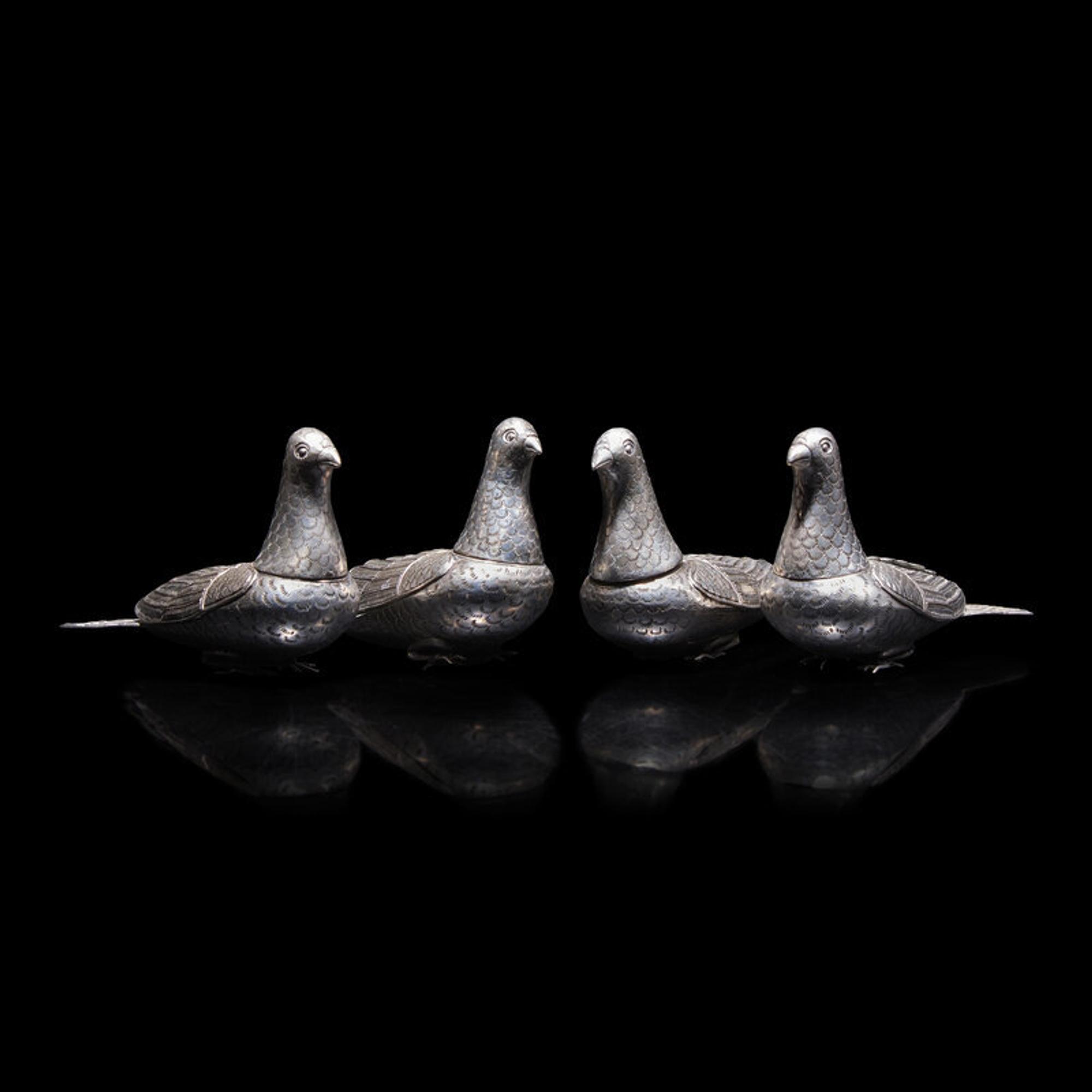 A Group of Four Southeast Asian Silver Bird Boxes, 20th Century 近代 鴿子式銀蓋盒一組四件