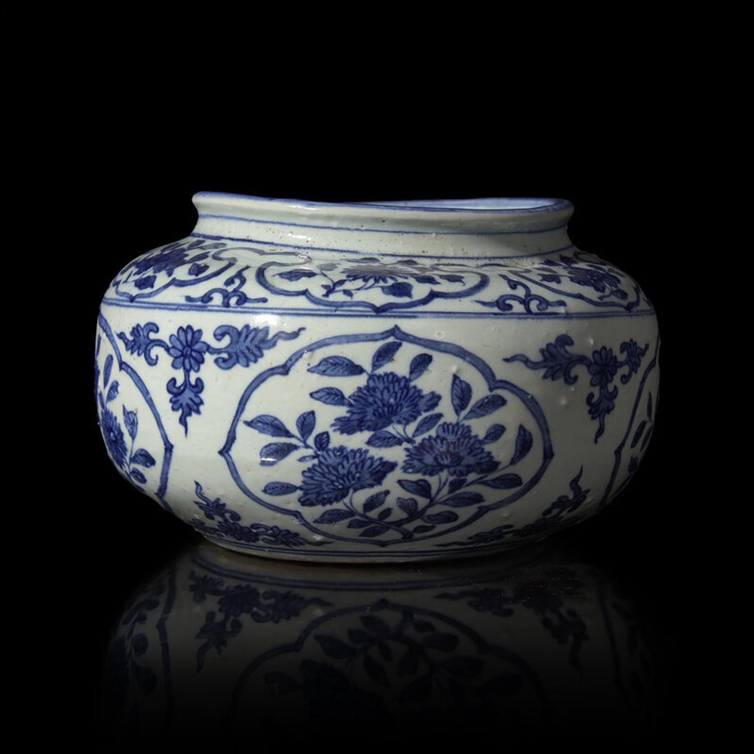 A Chinese Blue and White Jar, Probably Ming Dynasty, 16th/17th Century 或明 青花花卉紋罐