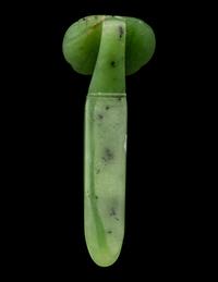 Three Chinese Jade and Jadeite Jewelry, 19th Century 清 翡翠、白玉首飾一組三件