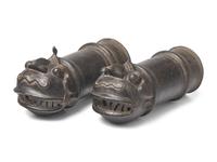A Pair of Indian Patinated Bronze Palanquin Finials, 19th Century or Earlier 十九世紀或更早 印度銅虎首車轝一對