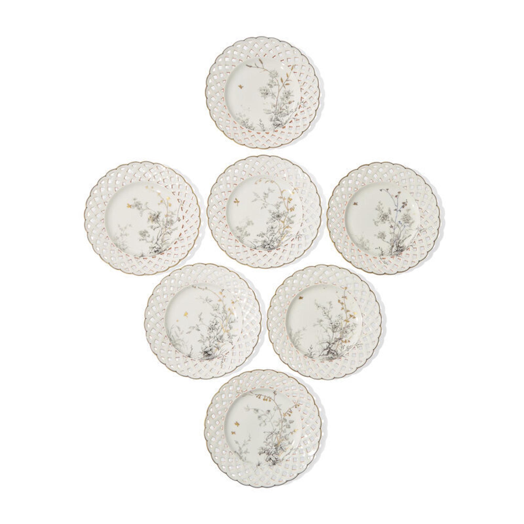 A Set of Seven Japonesque Gilt-Decorated Paris Porcelain Plates
