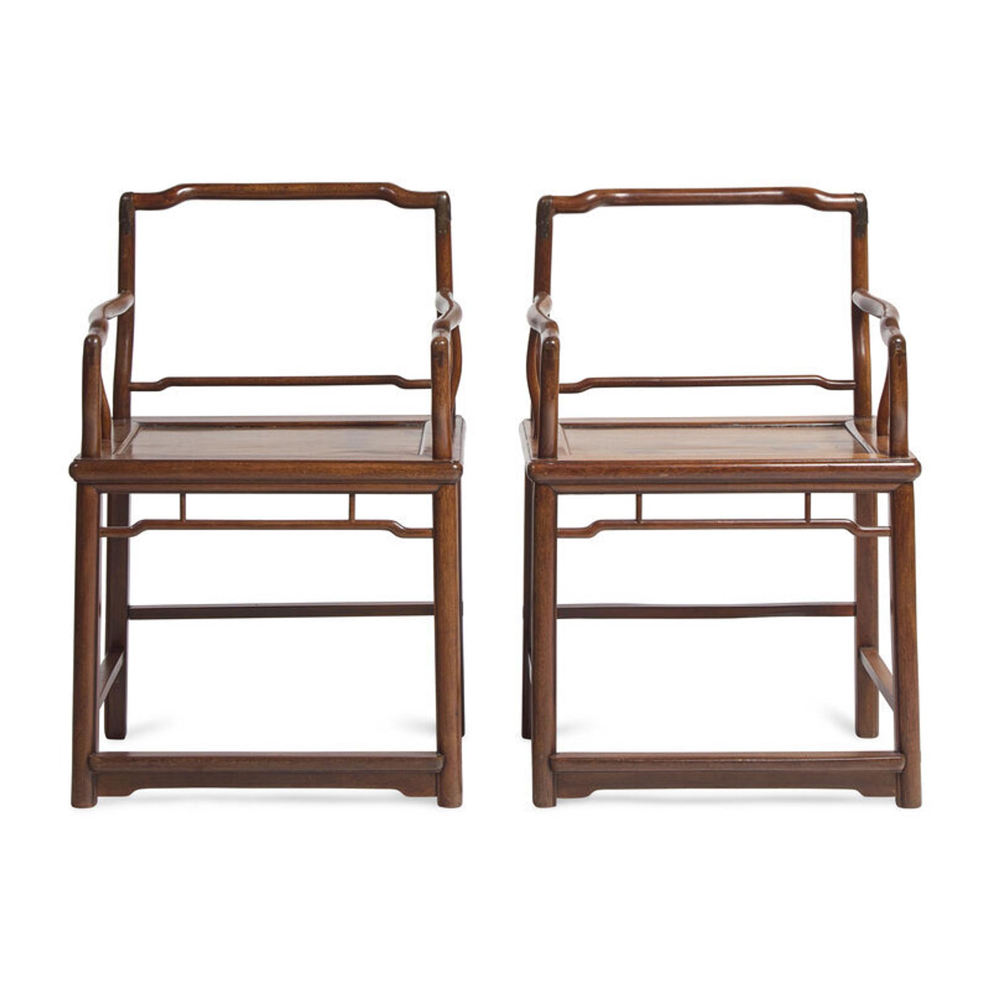 A Pair of Chinese Jichimu Lowback Armchairs, Meiguiyi, 19th/20th Century 清晚期 雞翅木玫瑰椅一對