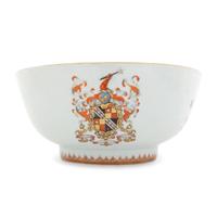 A Group of Six Chinese Export Porcelain Table Articles, Late 19th-Early 20th Century 近代 外銷徽章瓷一組劉建