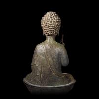 A Korean Bronze Figure of a Seated Tathagata Buddha, 14th Century 十四世紀朝鮮王朝 青銅如來坐像