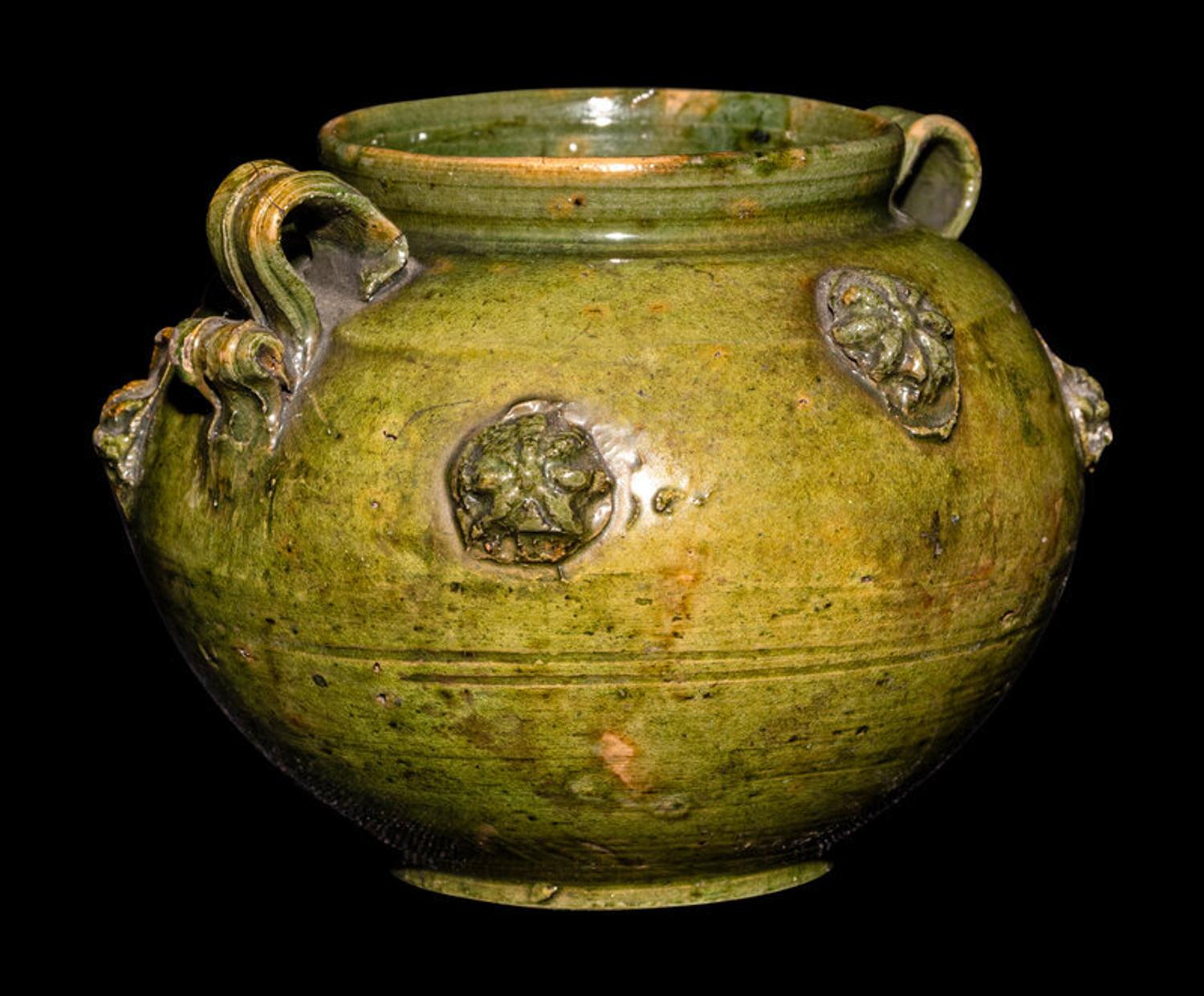A Chinese Green Glazed Porcelain Jar 綠釉繫帶貼花小罐