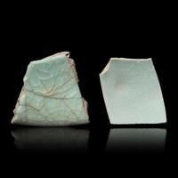 A Ru Ware and A Guan Ware Porcelain Fragment, Song Dynasty 宋 汝窯官窯瓷片各一