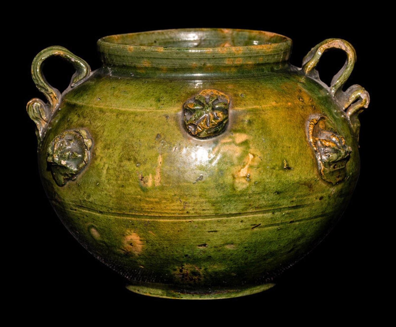 A Chinese Green Glazed Porcelain Jar 綠釉繫帶貼花小罐