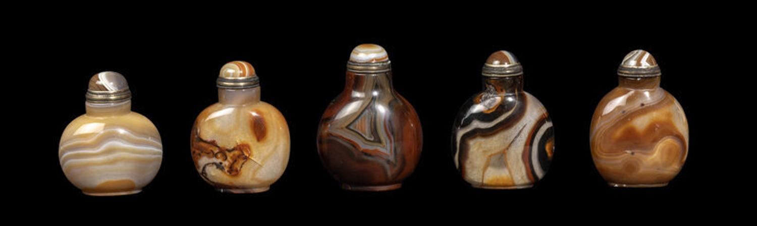 Fifteen Chinese Banded Agate Snuff Bottles 瑪瑙鼻煙壺十五支