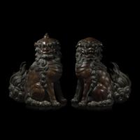 A Pair of Japanese Patinated Bronze Guardian Dogs, Komainu, Signed Yoshikawa Yasuyoshi, Meiji Period, 日本明治時期 銅狛犬一對