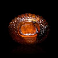 A Miniature Chinese Amber 'Basket Weave' Snuff Bottle, 19th Century 清晚期 琥珀籮紋鼻煙壺