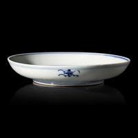 A Chinese Blue and White Porcelain 'Scholar' Dish, 17th Century 十七世纪明清交替期 青花高士图盘