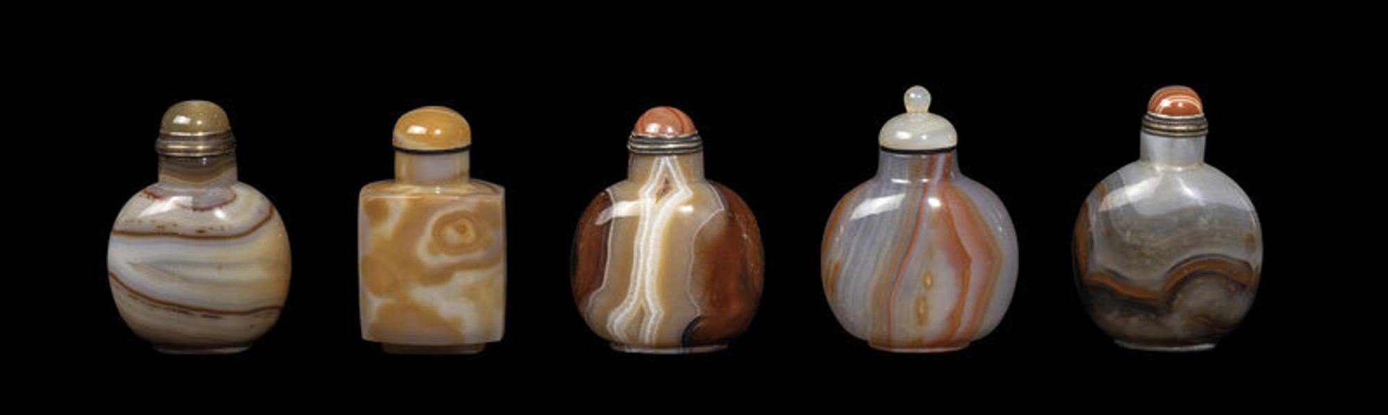 Fifteen Chinese Banded Agate Snuff Bottles 瑪瑙鼻煙壺十五支