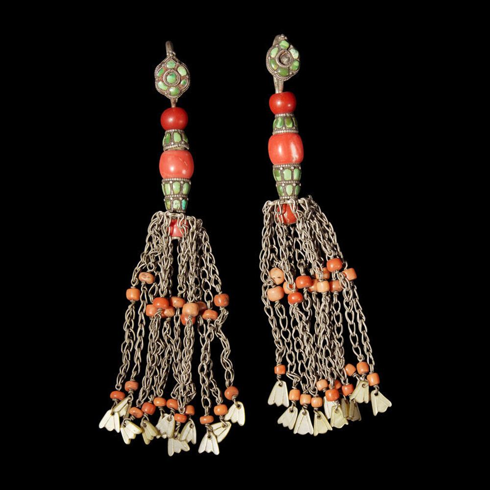 Seven Chinese Semiprecious Stone-Inset Silver Jewelry Items 嵌寶銀首飾一組