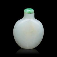 A Chinese White Jade Snuff Bottle, 18th/19th Century 清中期 白玉素面鼻煙壺