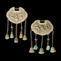 A Chinese Silver Necklace and Eight Chinese Silver Ruyi Lock-Form Pendants, Qing Dynasty 清 銀項圈一及銀如意頭形長命鎖一組八件