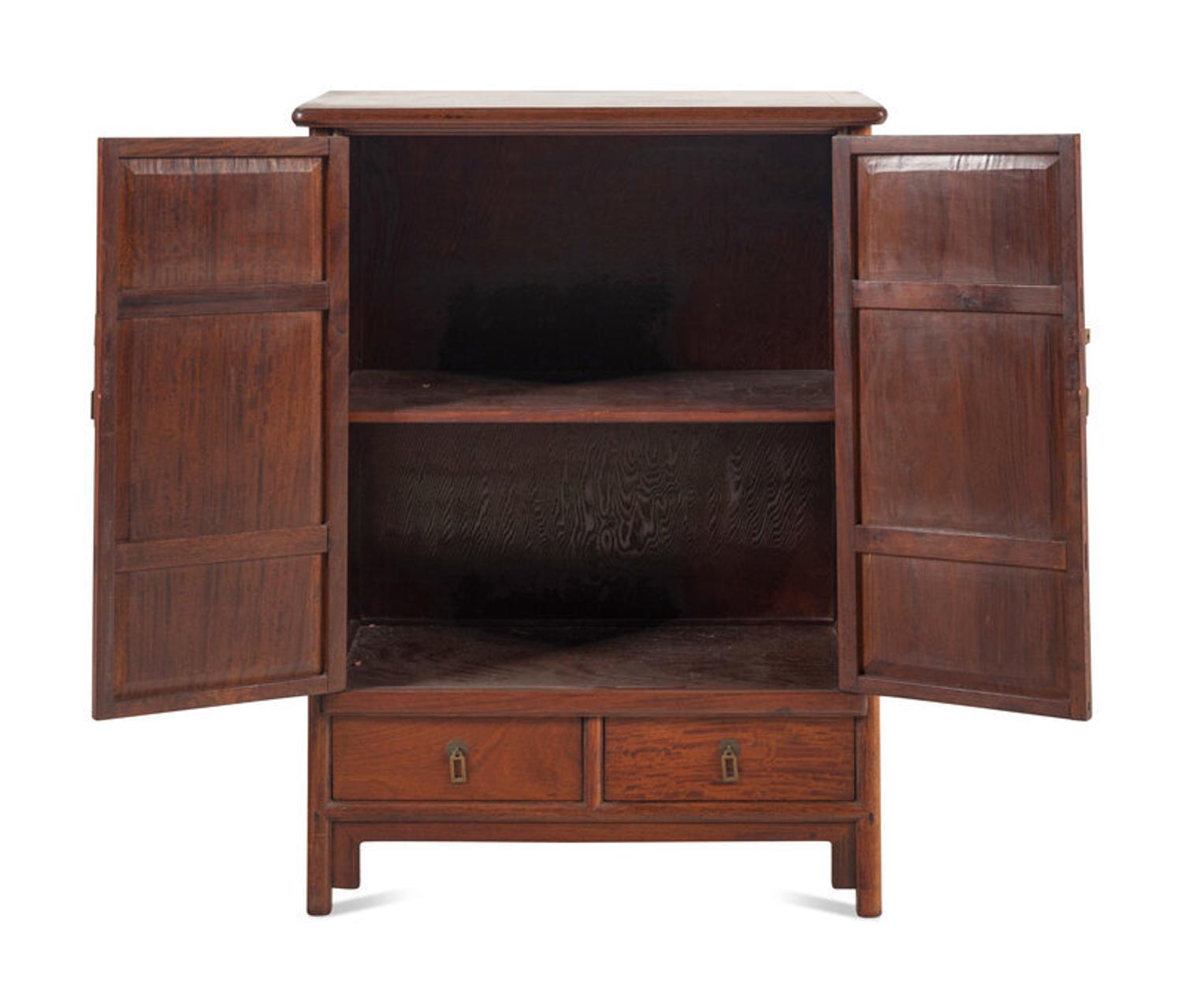 A Small Chinese Hardwood Round Corner Tapered Cabinet, Yuanjiaogui, 20th Century 近代 硬木圓角櫃