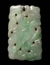 Three Chinese Jade and Jadeite Jewelry, 19th Century 清 翡翠、白玉首飾一組三件