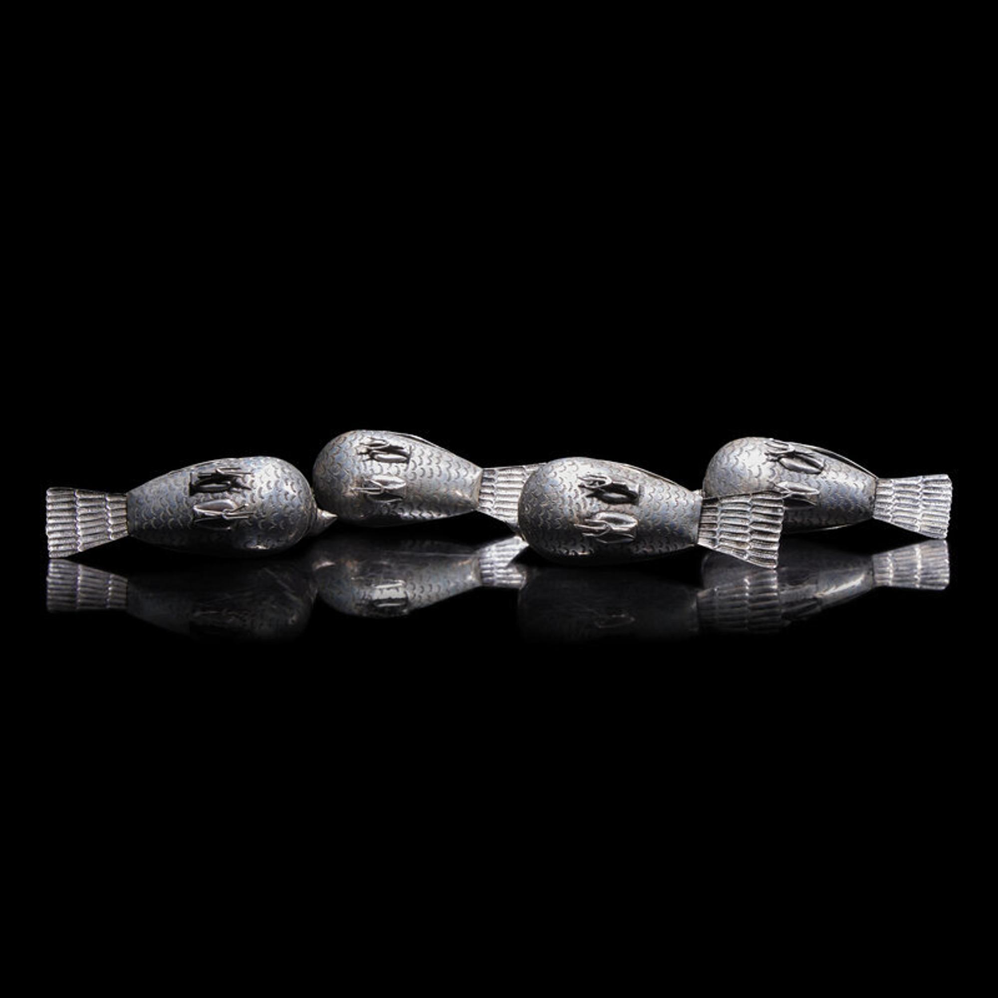 A Group of Four Southeast Asian Silver Bird Boxes, 20th Century 近代 鴿子式銀蓋盒一組四件