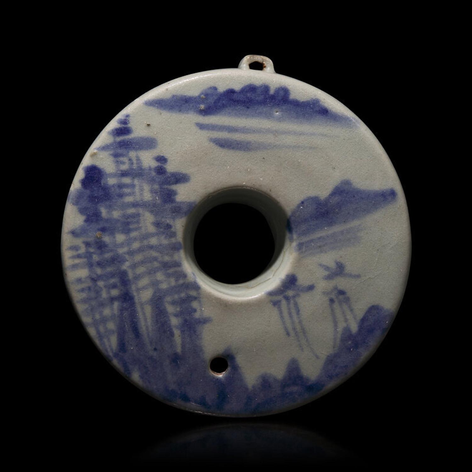A Korean Blue and White Porcelain 'Landscape' Water Dropper, 19th Century 十九世紀 朝鮮青花山水紋硯滴