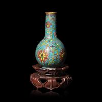 A Chinese Cloisonne Enamel Small Vase, Incised Qianlong Marks 清乾隆“池”字款掐絲琺琅小瓶