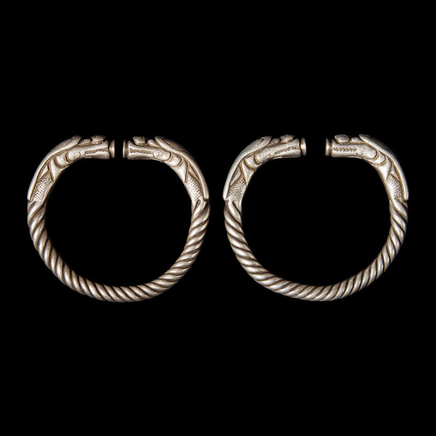 Six Chinese Silver 'Dragon' Bracelets, Qing Dynasty 清 銀龍頭紋鐲六隻
