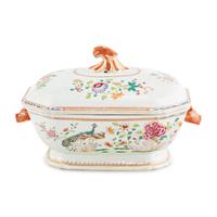 A Chinese Export Porcelain Covered Tureen