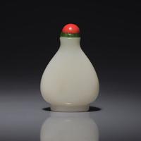 A Chinese White Jade Snuff Bottle, 18th/19th Century 清中期 白玉素面鼻烟壺