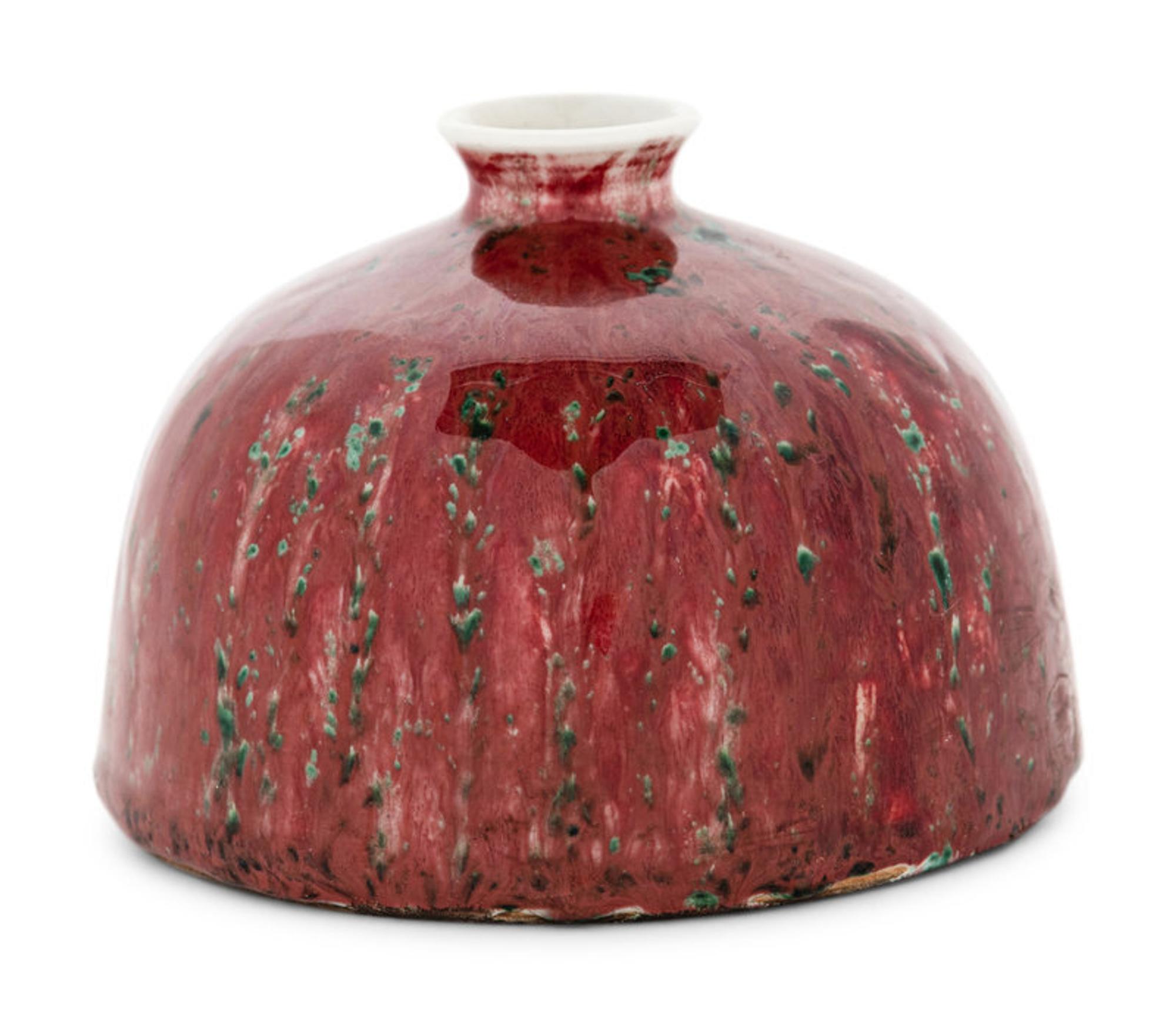 A Peachbloom Glazed Porcelain Waterpot, Taibaizun, 19th Century 清晚期 豇豆紅釉太白尊